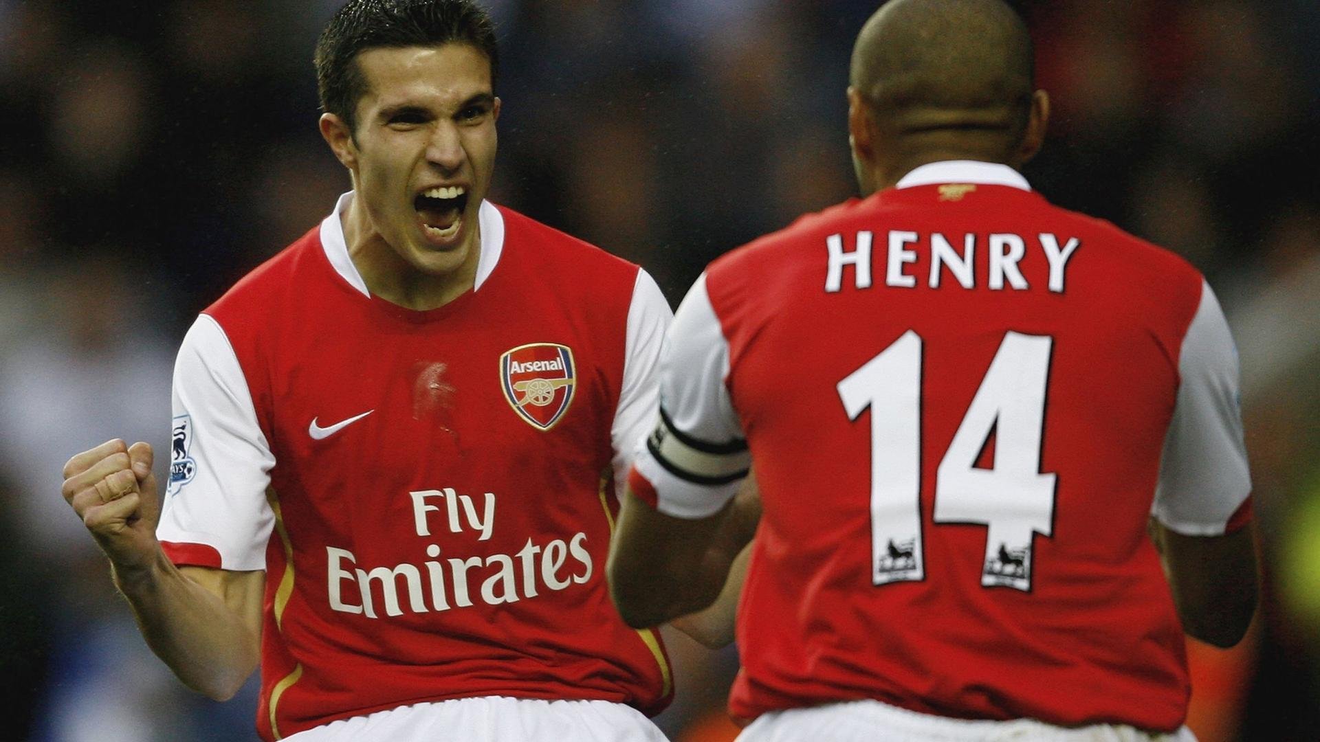 世界足球联盟推进裁判国际资格互认，提升执法一致性，国际知名足球裁判